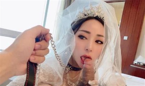 88977-华丽婚纱淫靡新娘主人的专属玩物.jpg